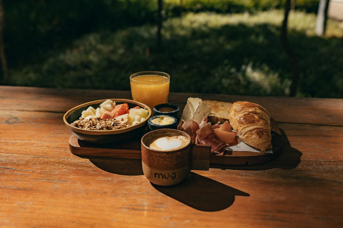 Brunch servido no Mug